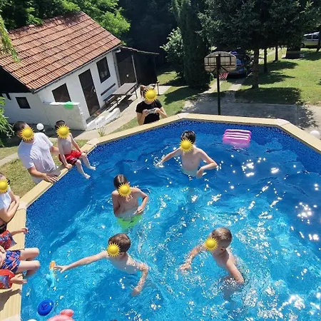 Vikendica Iris Holiday home