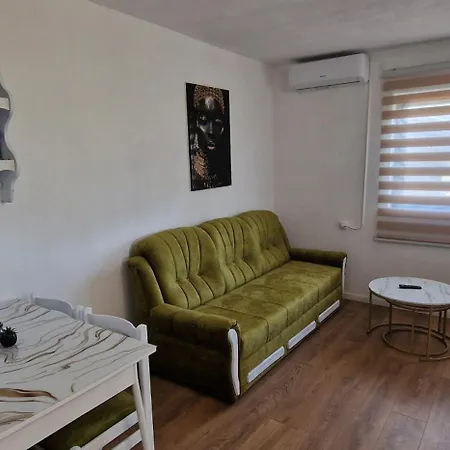 Vikendica Elena Holiday home *