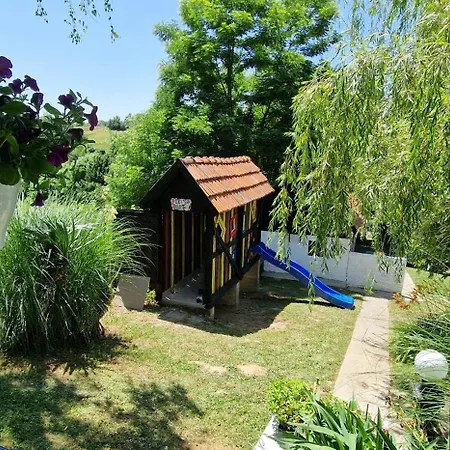 Vikendica Elena Holiday home Laktasi