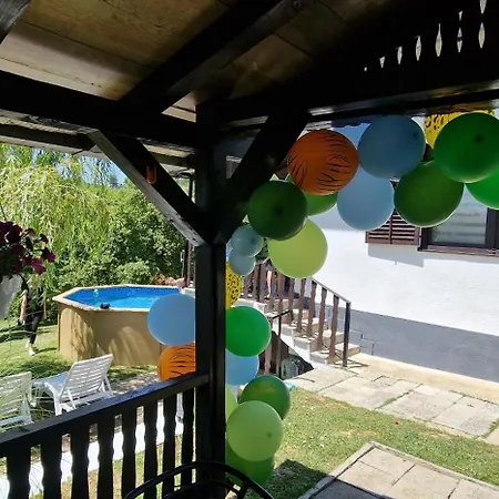 Vikendica Elena Holiday home Laktasi