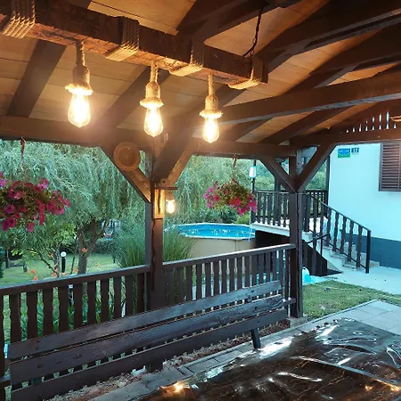 Holiday home Vikendica Elena Laktasi