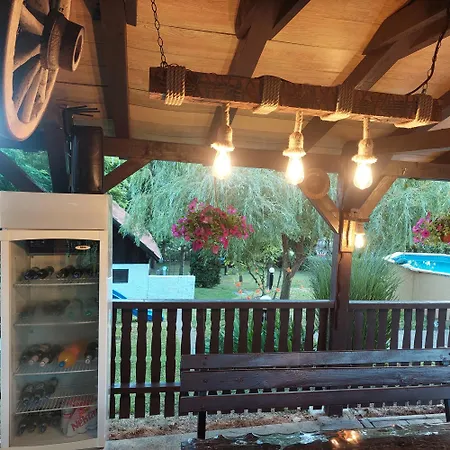 Vikendica Elena Holiday home Laktasi